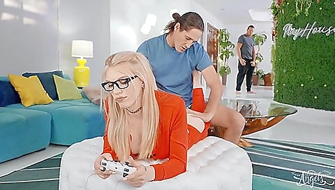 Sexy gamer t-girl 18+ is fucked with deepthroat and oral
