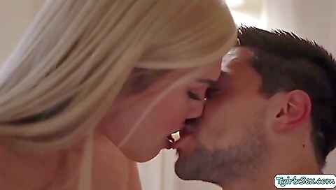 Bareback and hardcore anal fuck for a blonde Shemale