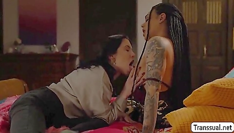 Slutty babe with round ass gets banged by her boyfriend