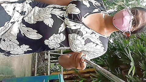 Solo amateur outdoor video of a girl walking in the park